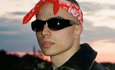 LJUBOMORNI NA USPJEH: Vojaž se brutalnom porukom obratio kolegama sa estrade