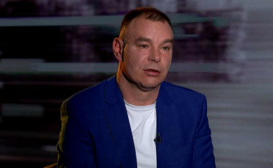 GASIO JOJ CIGARETE PO TIJELU?! "ŠTO NE KAŽEŠ ŠTA TI JE RADIO ACA BULIĆ?" Zvezdan pokazao kako je Ana prošla sa bivšim dečkom