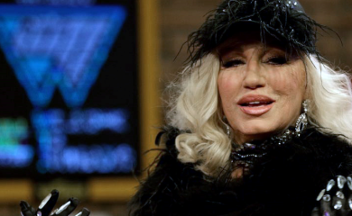 ZAGRIJAVANJE PRED SVAKI NASTUP: Nada Topčagić uvijek nosi pljosku sa sobom