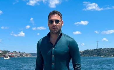 DUŠKO TOŠIĆ VIŠE SE NE KRIJE: Evo sa kim je uslikan na tribinama u Kataru, Karleušin komentar SVI čekaju FOTO