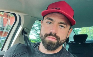 ZA 3 ŽIVOTA NEĆETE POGODITI ČIJI JE OVAJ DASA BRAT: Žene lude za njegovim MIŠIĆIMA, a evo čime se BAVI