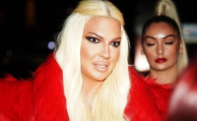 Napravljen kip u čast Karleuši: Umjetnik ostavio Jelenu bez riječi