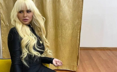 ZBOG OVOGA ĆE BOSANAC DA POLUDI: Džidža isturila grudi u prvi plan (FOTO)