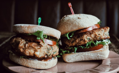 Više od 250 bolesti se prenosi hranom: Oprezno sa pljeskavicom ili omletom iz restorana