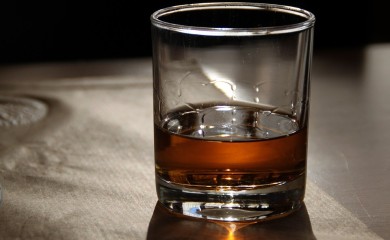 Čašica ljute rakije prije jela ne otvara apetit, ima mnogo drugačije dejstvo