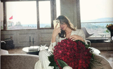 EMINA JAHOVIĆ IMA PRELIJEP RAZLOG ZA SLAVLJE: Pjevačica sija od sreće