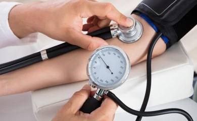 PRIRODNIM PUTEM SNIZITE PRITISAK ZA PET MINUTA: Ruski ljekar tvrdi da vam ne trebaju LIJEKOVI, samo masaža ključne tačke