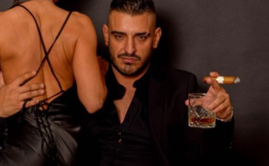 “ILI JE POLUDIO ILI GA JE NEKO OMAĐIJAO: Komšije Darka Lazića razvezale jezik o njegovom odnosu sa majkom