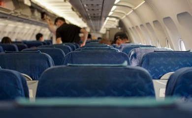 Evo kako se pripremiti za putovanje sa djecom avionom