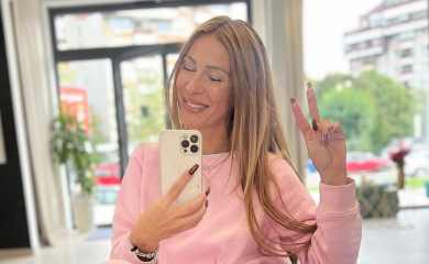 SNIMAK VESNE ĐOGANI BEZ BRUSA POGLEDALO 2 MILIONA LJUDI: Pjevačica u providnoj haljini napravila buru na mrežama