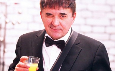 U CENTRU SKANDALA: Mitar Mirić se udvara djevojkama preko društvenih mreža!