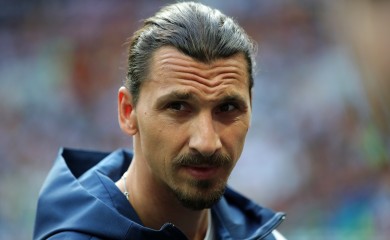 SVI SU SAMO NJIH GLEDALI: Zlatan Ibrahimović i supruga Helena privukli pažnju na premijeri filma u kojem on glumi