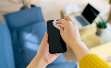 Vaš telefon je leglo bakterija i virusa, ali to možete da spriječite: Evo i kako