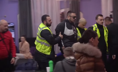 ČOPOR NA BILALA! Mladi Brajlović napadnut u Zadruzi, intervenisalo obezbjeđenje