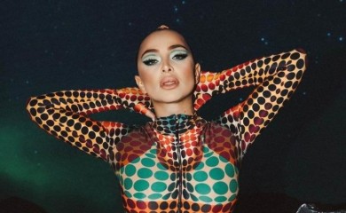 MAYA BEROVIĆ U IZAZOVNOM KOMBINEZONU: Mama doslovno gori