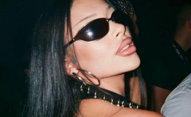 Mini bikini jedva pokrio obline: Elena Kitić mami uzdahe u tropskim krajevima