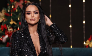 TIJANA EM U ZAVOJIMA POSLIJE OPERACIJE: Pjevačica ugladila silikone, pa se odmah pohvalila: Evo kako izgleda nakon intervencije