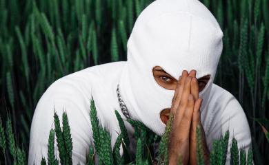 NAKON OPTUŽBI DA JE GEJ: Devito pokazao kako izgleda bez maske