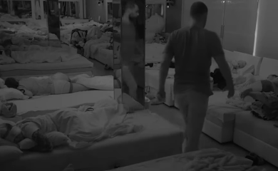 Zvezdan vrebao Anu dok je spavala, unezvijereno šetao oko nje, a onda je MUČKI PLJUVAO - ali bukvalno!