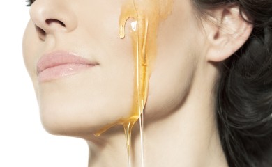 Med je odličan saveznik u borbi protiv akni