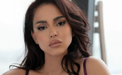 OVO JE PJEVAČ KOJI VREBA ALEKSANDRU! Mladenovićeva pristala na upoznavanje i otkrila šta JEDVA ČEKA!