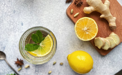 Prednosti oplemenjene vode: Evo zašto je dobro piti vodu s đumbirom i limunom