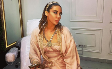 PRVO TV POJAVLJIVANJE ANE NIKOLIĆ! Da, ovo je stvarno ona: Ljudi ne prestaju da komentarišu njen izgled, ali i PONAŠANJE NA SCENI