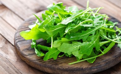 Kako rukola izbacuje otrove iz tijela!? + recept za salatu