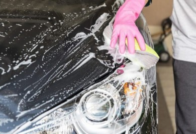 Pet stvari koje nikada ne bi trebalo da čistite sapunom za sudove