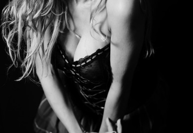 Naučnici tvrde: Gledanje u gole ženske grudi muškarcima produžava život