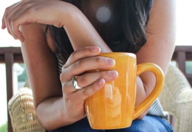 Ispijanje kafe i veličina ženskih grudi su povezani, evo i kako!