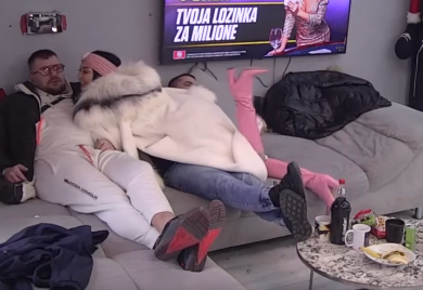 Maja riješena da PONOVO OSVOJI Janjuša, igra "Maše i mede" opet aktivna: JAŠKO, POLJUBI ME!