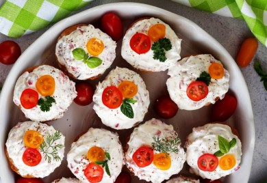 Jednostavno savršene i ukusne: Slane korpice sa sirom i pršutom