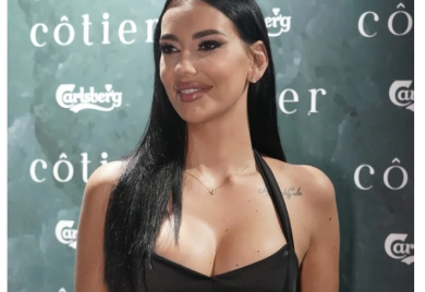 ZATEGNUTA KAO PRAĆKA! Katarina Grujić na nastupu - evo kako pjevačica izgleda samo nekoliko mjeseci nakon POROĐAJA!