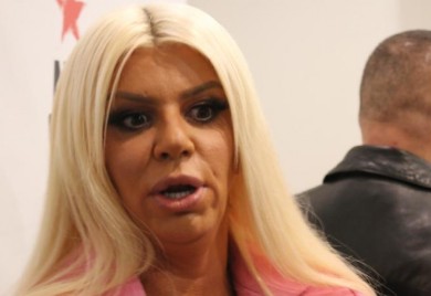 DARO, ŠTA TI BI?! Pjevačica objavila fotografiju FOTOŠOPA - evo kako izgleda BEZ FILTERA!