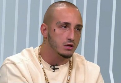 "KAO MORŽ!" Vuk Mob ZGROŽEN ODRAZOM U OGLEDALU: "Neprijatno mi je!"