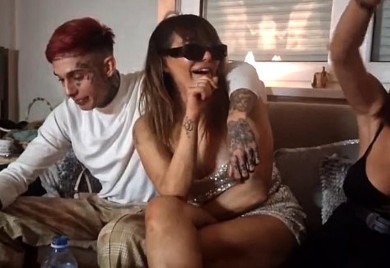 ANA NIKOLIĆ UŽIVA U ZAGRLJAJU FRANA PUJASA: Pjevačica uhvaćena sa bivšim zadrugarom