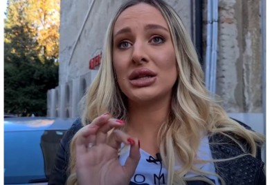 PRVA LUNINA FOTKA NAKON ESTETSKE KOREKCIJE Evo kako rijaliti zvijezda izgleda nakon BOTOKSIRANJA