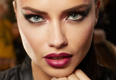 Jednostavni trikovi kako da vizuelno povećate usne