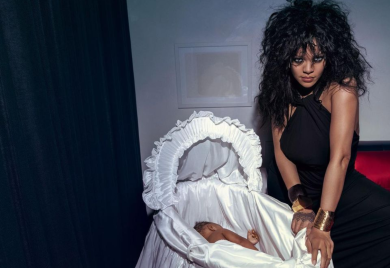 RIJANA KONAČNO POKAZALA SINA! Nakon što je objavila da je ponovo trudna, pjevačica odlučila da predstavi javnosti svog prvog nasljednika!