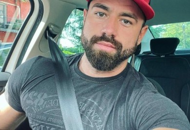 MUŠKARCI LUDE ZA NJOM, A ŽENE ZA NJIM! Ovo je BRAT NAŠE POZNATE PJEVAČICE