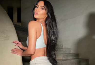 PRIRODNI TRETMAN ZA NjEGU KOSE KIM KARDAŠIJAN OD SAMO DVA SASTOJKA: Vaša dlaka će biti mekana i sjajnija i dobićete prelijepu frizuru (FOTO)