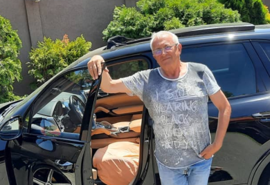 Era Ojdanić galamio na novinarsku ekipu: Svaka moja fotografija košta 5.000 evra