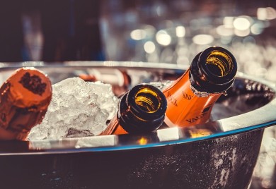 Trik uz kojeg ćete vino ohladiti za tri minute