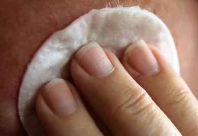 ZABORAVITE NA BOTOKS, OVO JE NJEGOVA PRIRODNA ZAMJENA: Ovo ulje BRIŠE BORE sa lica