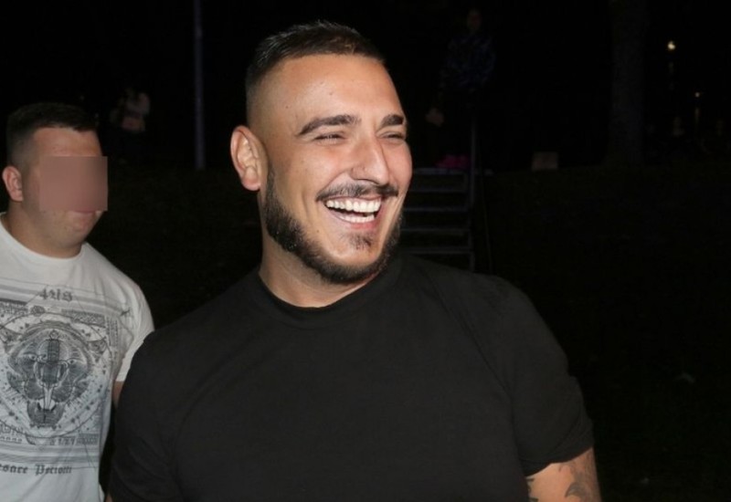 Snimak razbijesnio javnost: Bahati Darko Lazić pocijepao novčanicu od 100 eura!