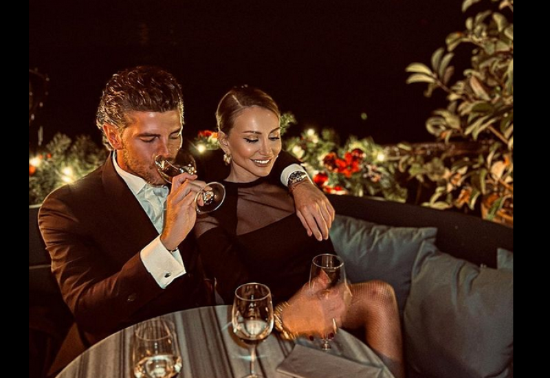 Ljubio se sa Natašom Bekvalac, a sada je u zagrljaju Emine Jahović: Svi se pitaju ko je misteriozni muškarac