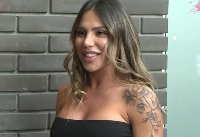 USRED NOVEMBRA ZAGRMJELA U BIKINIJU! Sandra Afrika bolja nego ikad - pozirala na ležaljci, komentarima se NE NAZIRE KRAJ!