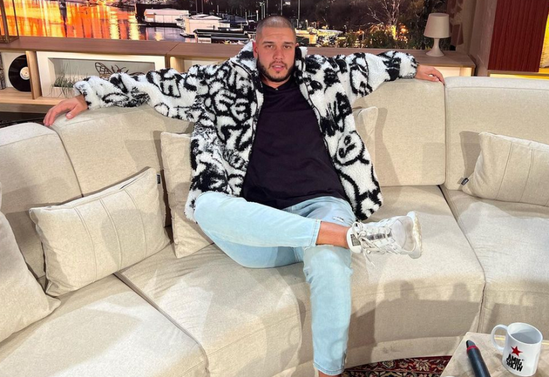 PRVI ZAJEDNIČKI SNIMAK DEJANA I JOVANE! Dragojević odlučio da prekine medijsku ilegalu, pogledajte ovaj LJUBAVNI PAR!