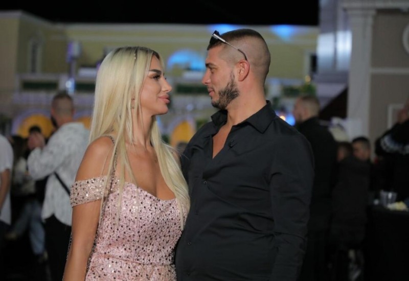 J... se sa Carem očima: Nakon javnog raskida isplivali komentari koje Dejan ostavlja za Aleks!